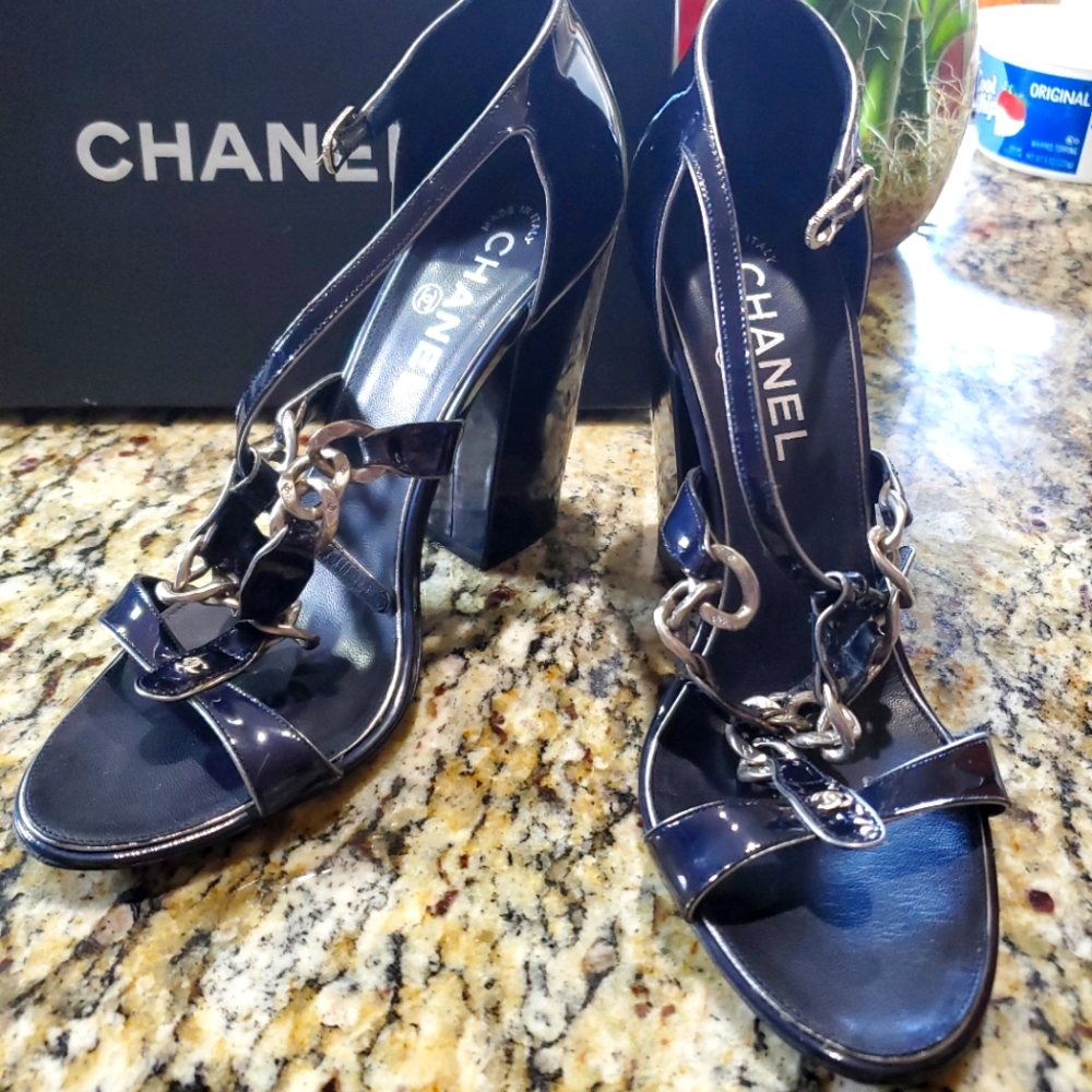 Chanel heels.  Used in Perfect condition.  Size 39.5.